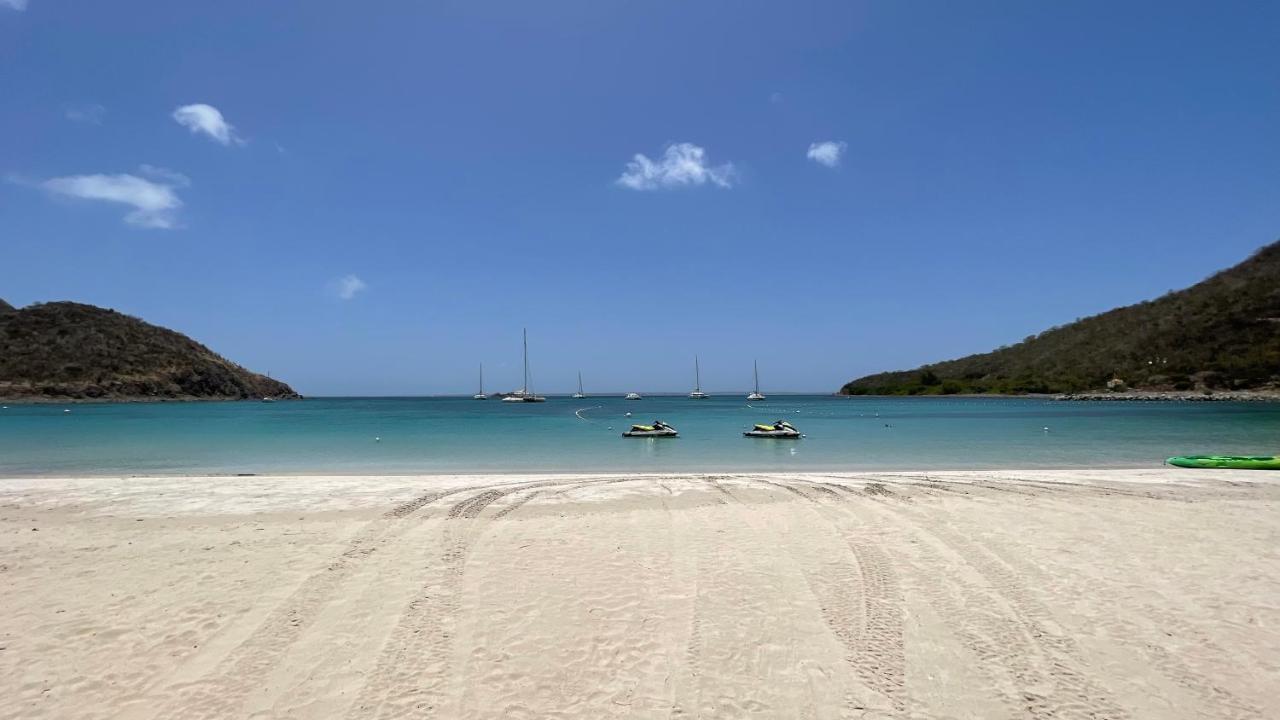 Island Escape, Marina Paradise & Beach Adventures Cul de Sac Εξωτερικό φωτογραφία